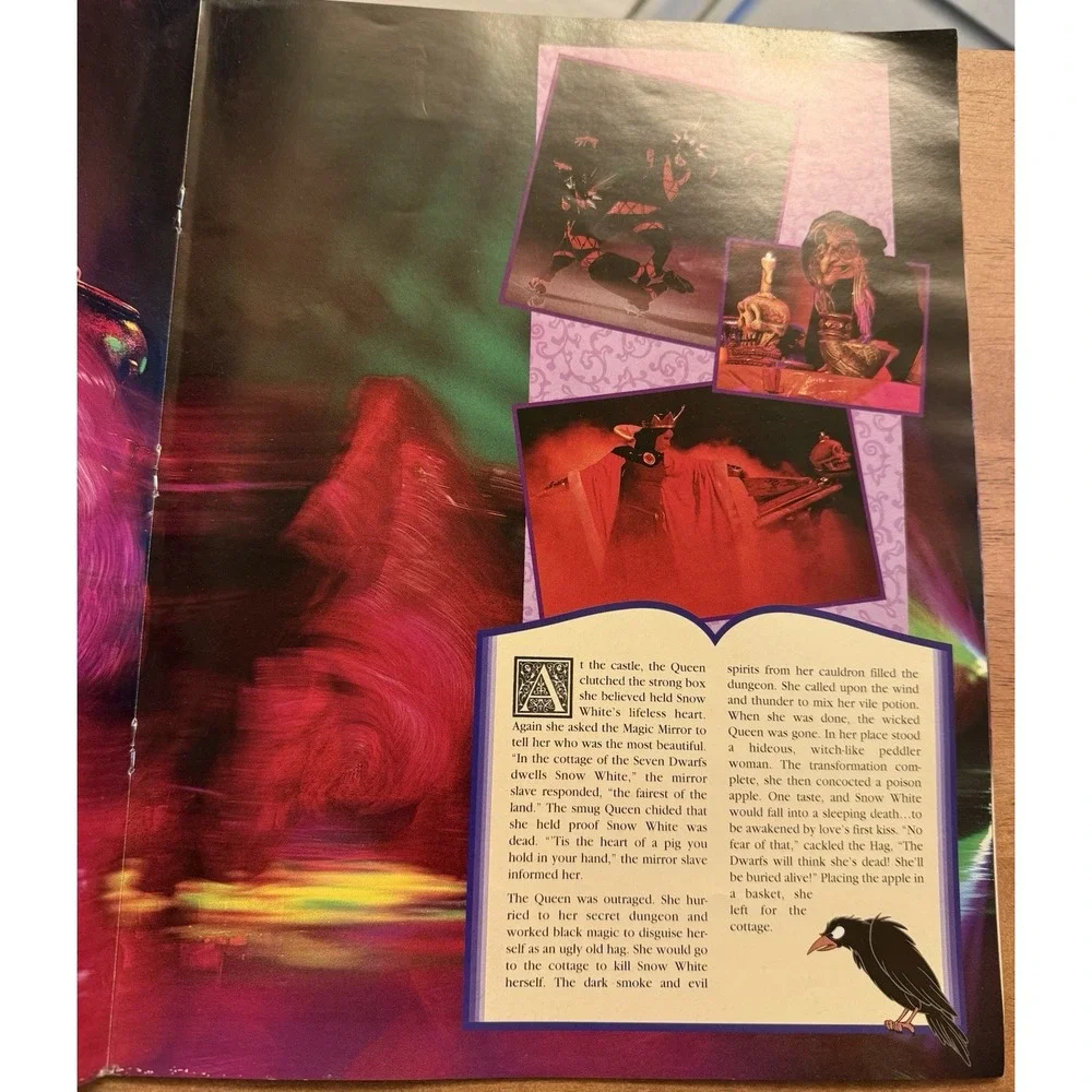 Walt Disney's On‎ Ice Official Snow White and the Seven Dwarfs Program 2000